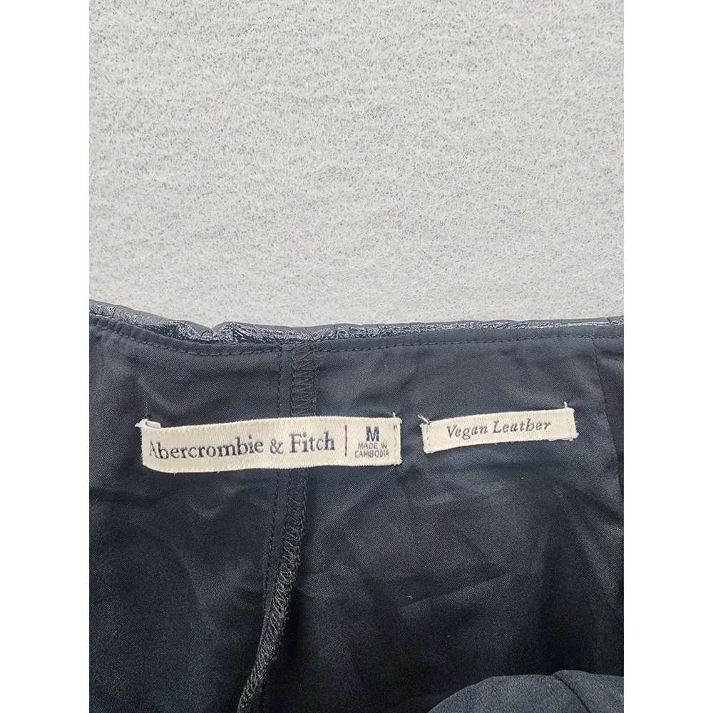 Abercrombie & Fitch Vegan Leather Metallic Crackle Mini Skort Silver Black Med‎